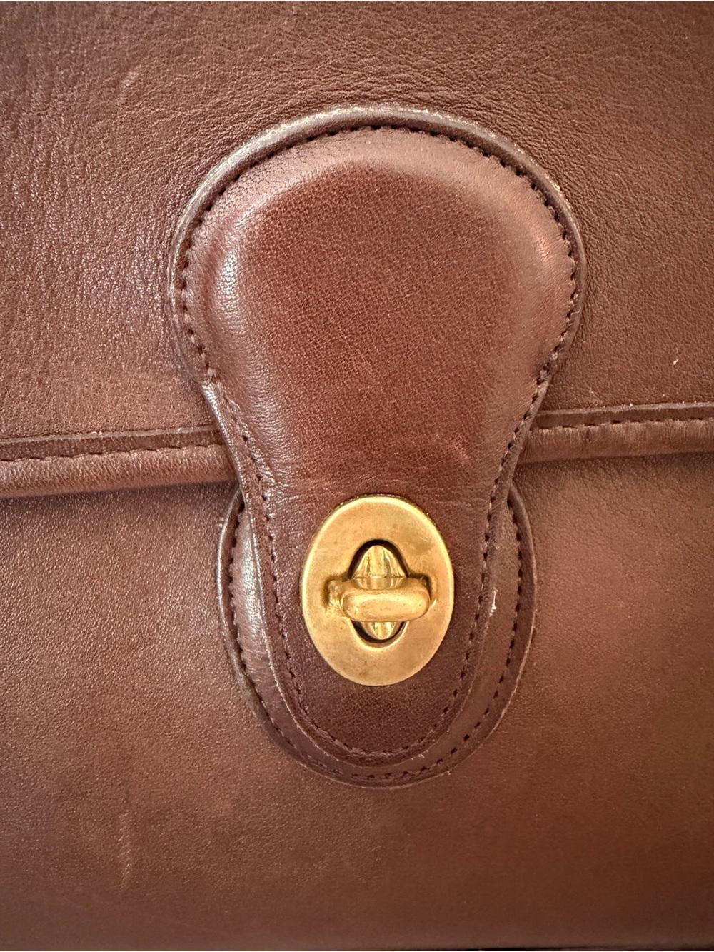 Coach Vintage Willis Brown Leather Brass Hardware - Picture 5 of 9